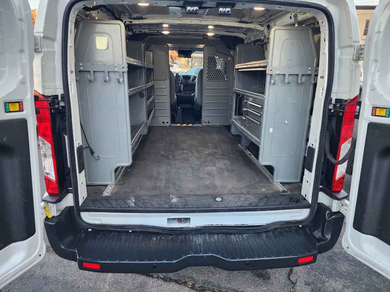 Ford Transit 150 Van Low Roof w/Sliding Pass. 130-in. WB 2018