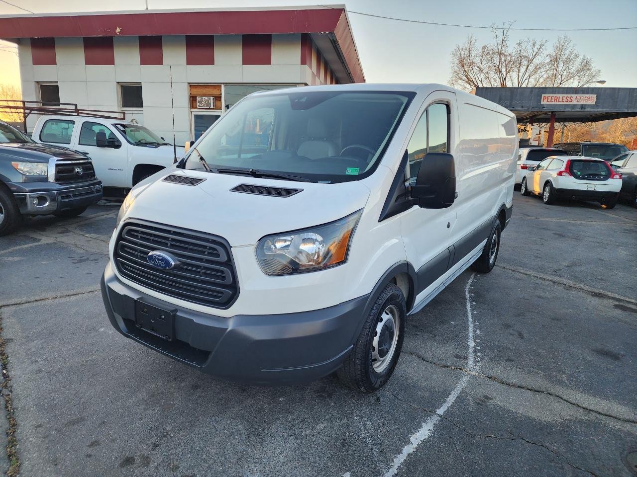 Ford Transit 150 Van Low Roof w/Sliding Pass. 130-in. WB 2018