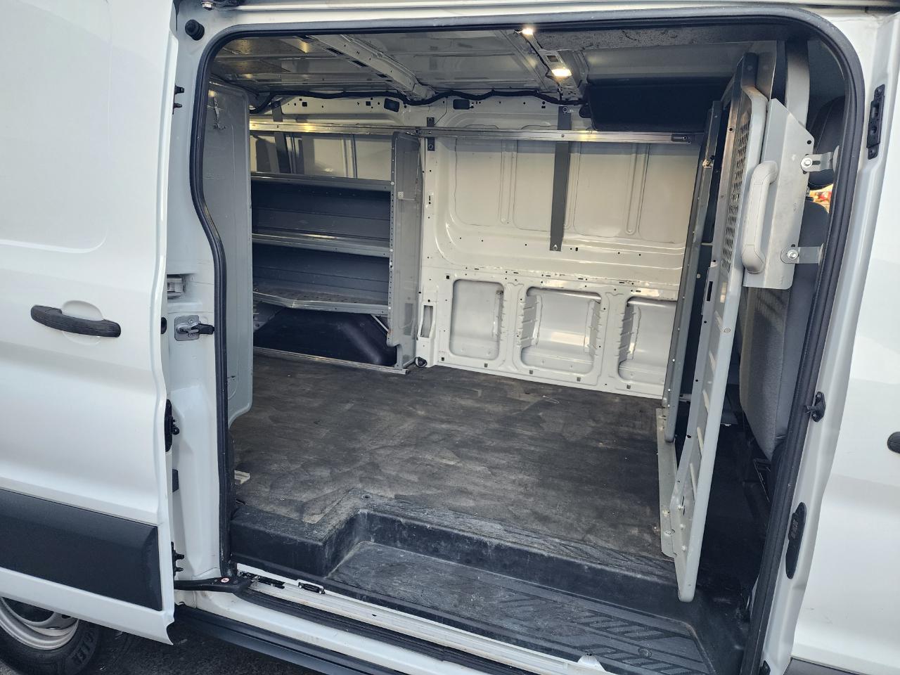 Ford Transit 150 Van Low Roof w/Sliding Pass. 130-in. WB 2018