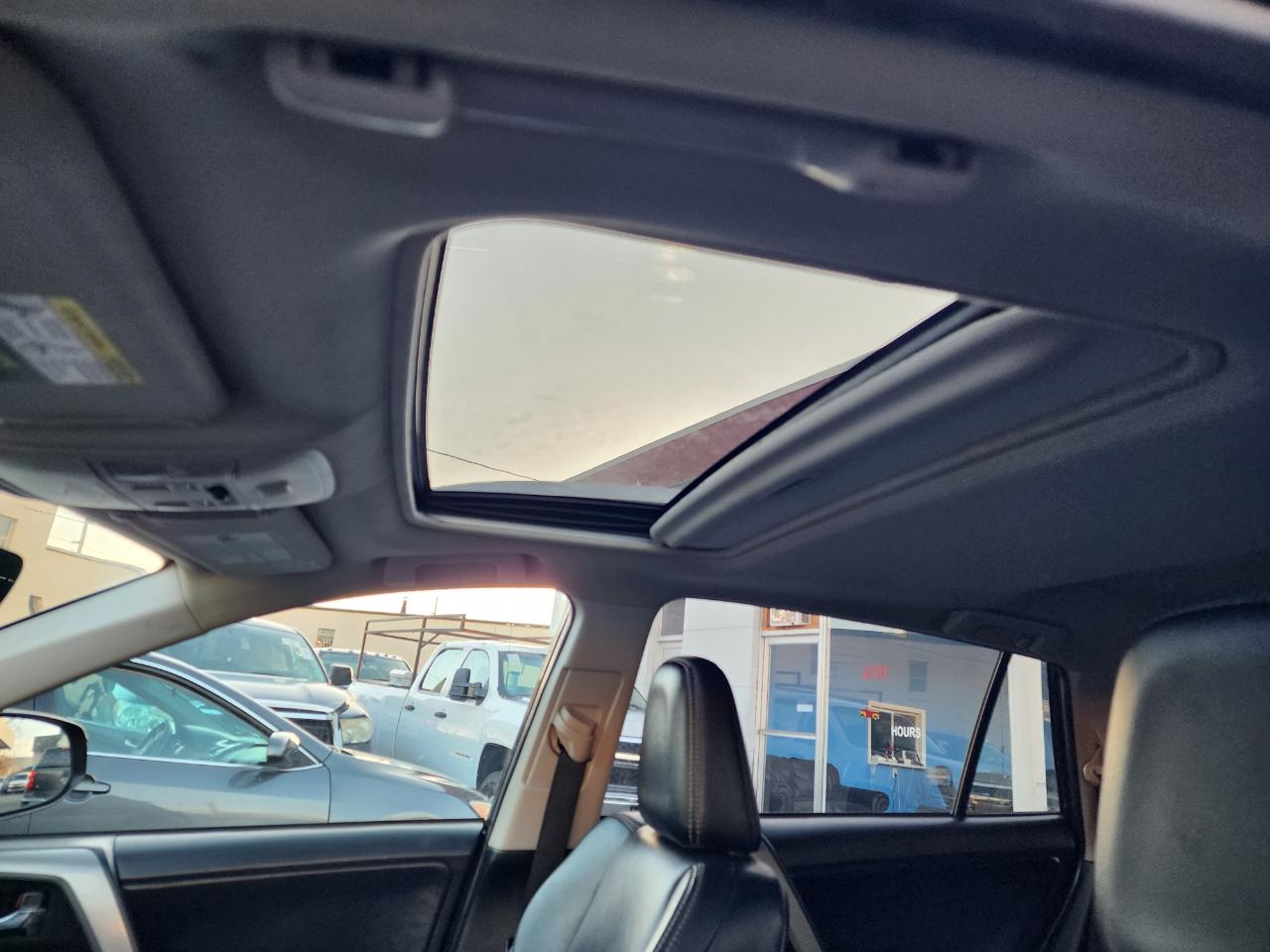 Toyota RAV4 Limited AWD 2018