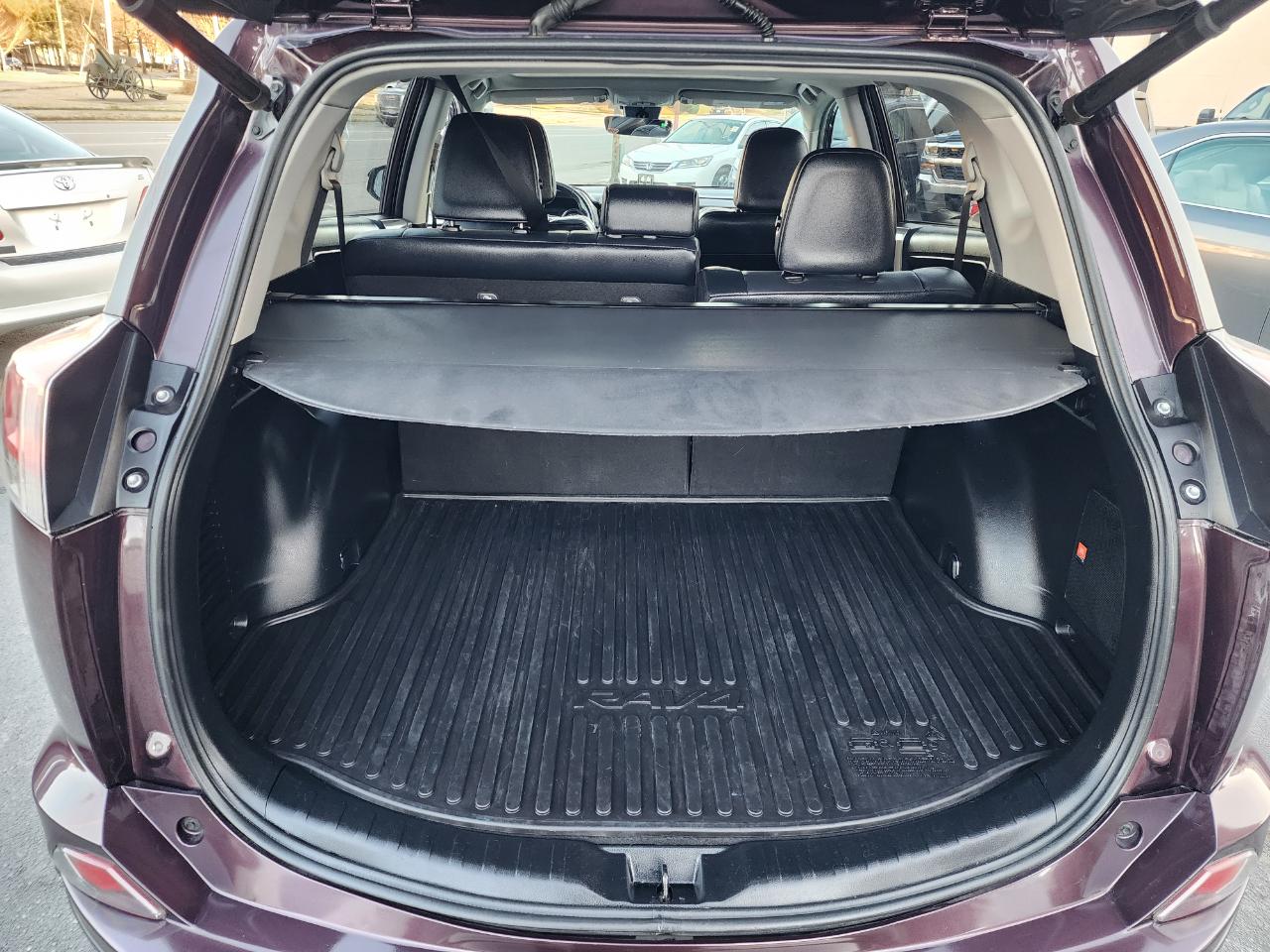 Toyota RAV4 Limited AWD 2018