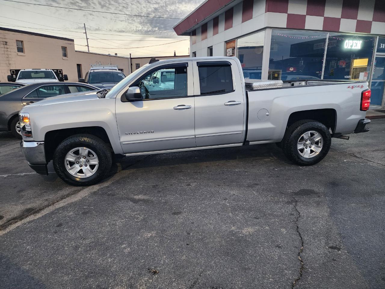 Chevrolet Silverado 1500 LT Double Cab 4WD 2017