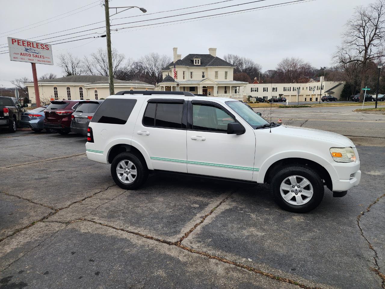 Ford Explorer XLT 4.0L 4WD 2010