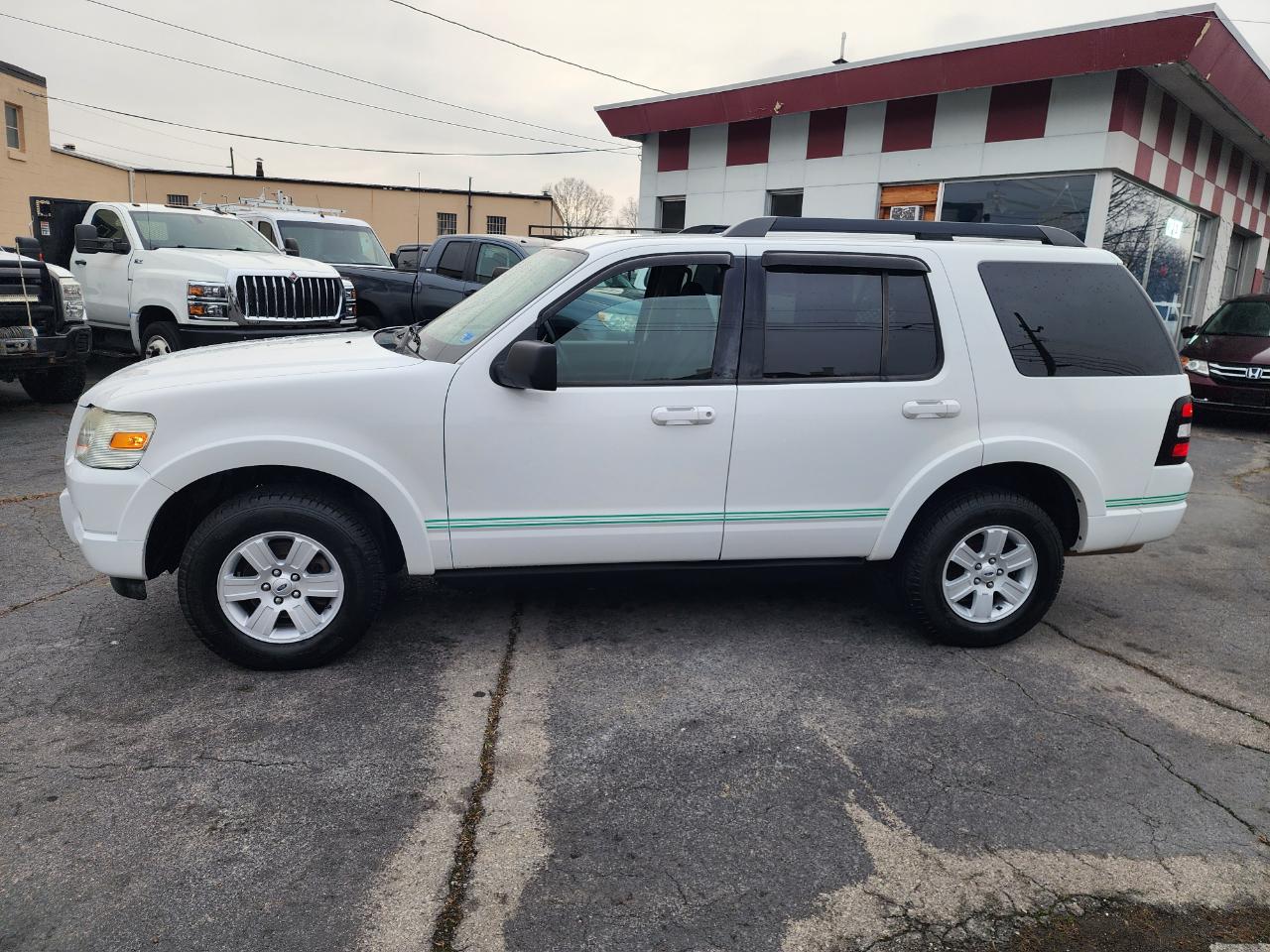 Ford Explorer XLT 4.0L 4WD 2010