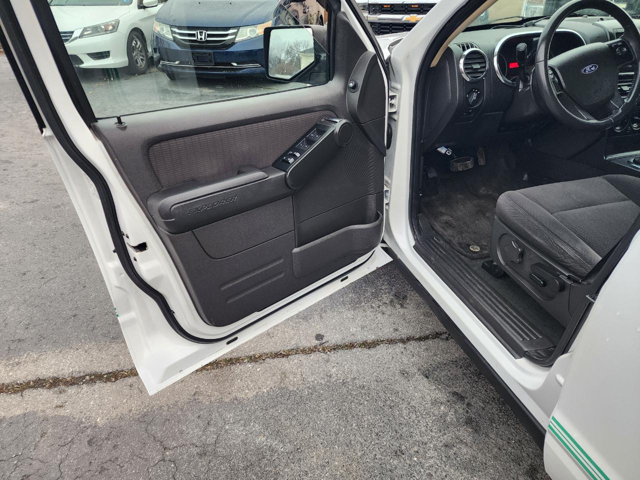 Ford Explorer XLT 4.0L 4WD 2010