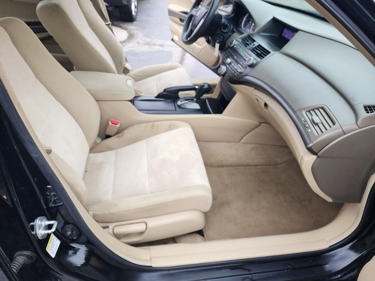 Honda Accord LX-P Sedan AT 2009