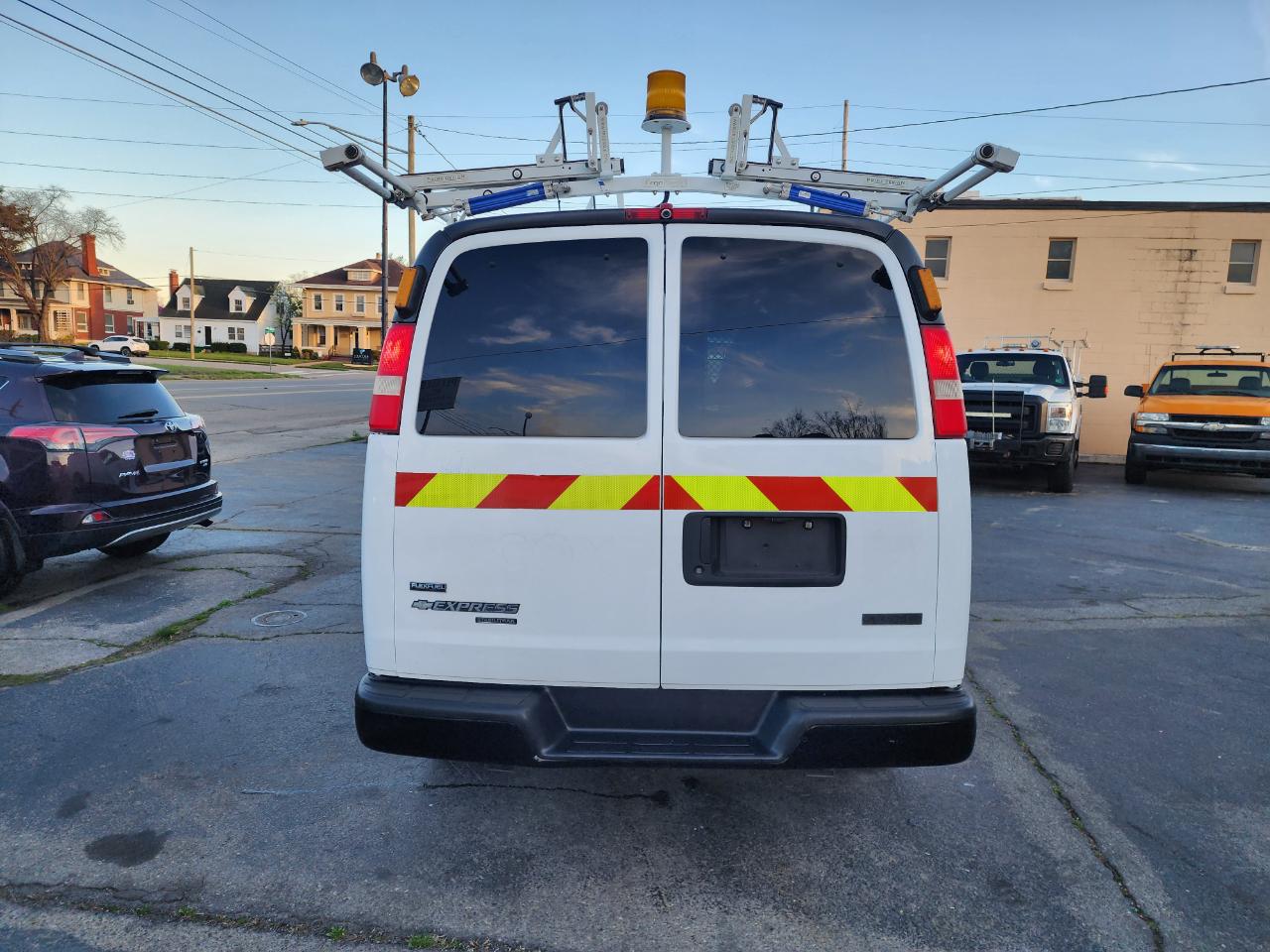 Chevrolet Express 2500 Cargo 2011