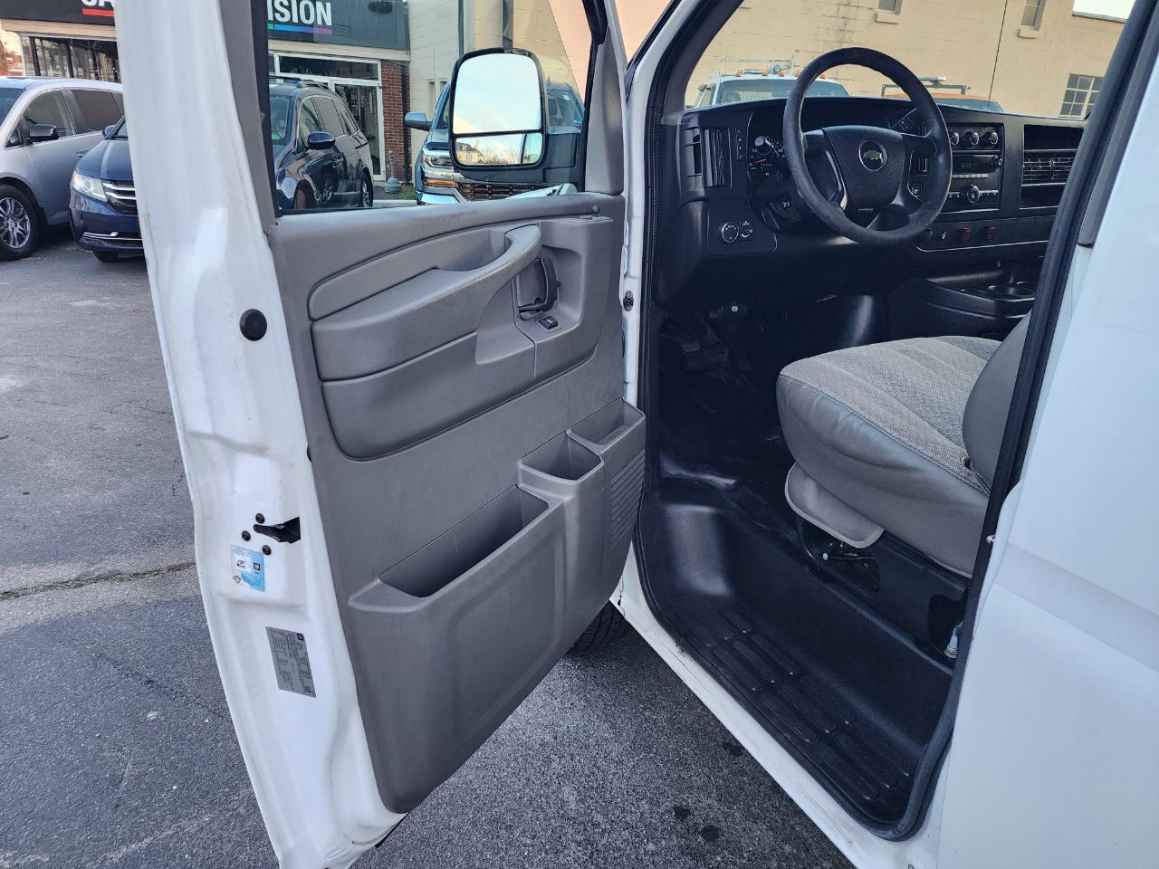 Chevrolet Express 2500 Cargo 2011