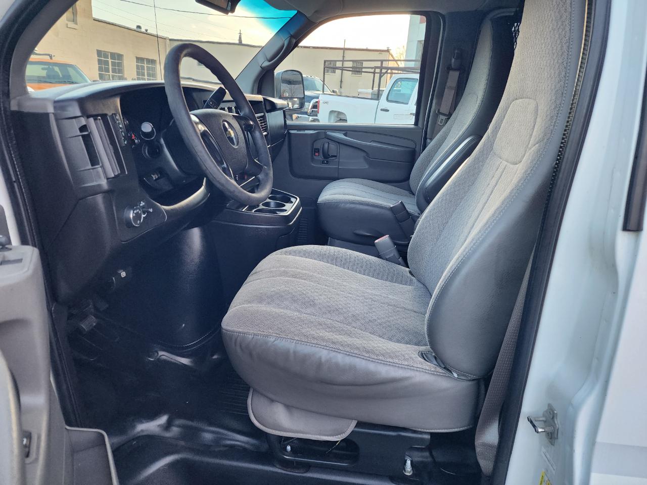 Chevrolet Express 2500 Cargo 2011