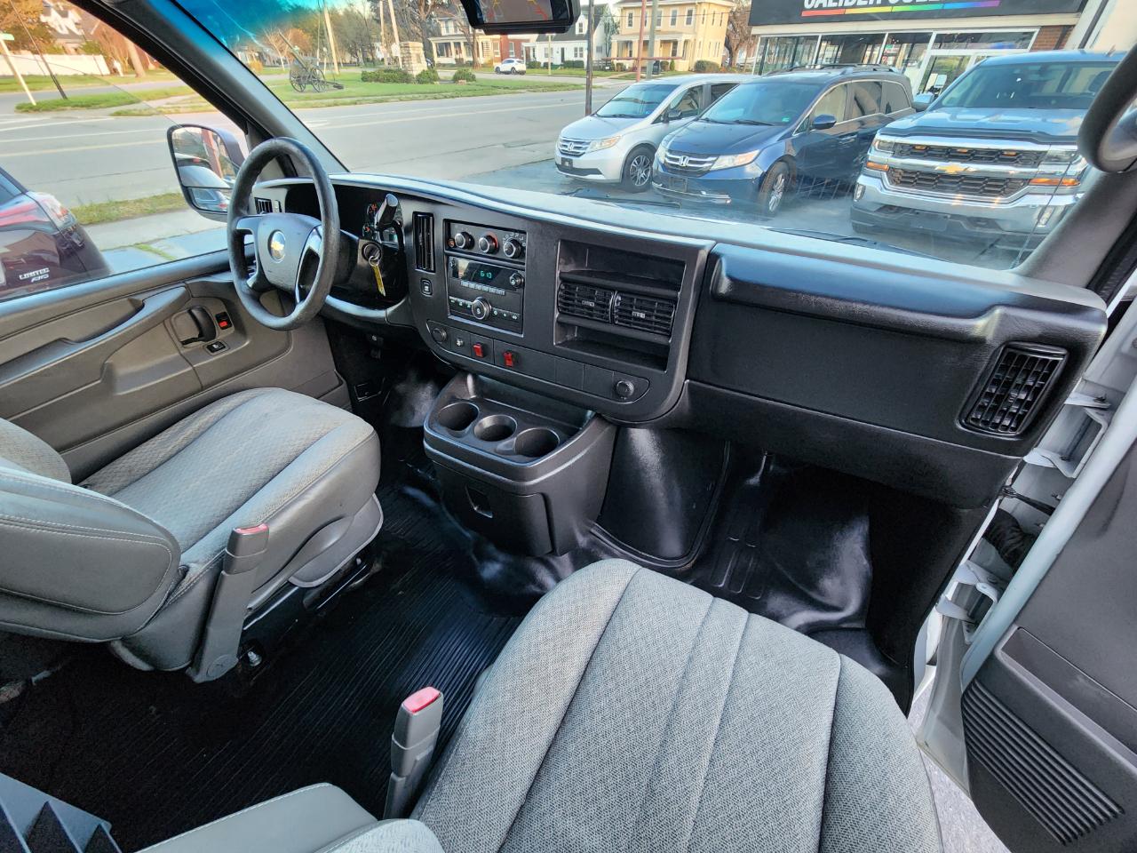 Chevrolet Express 2500 Cargo 2011