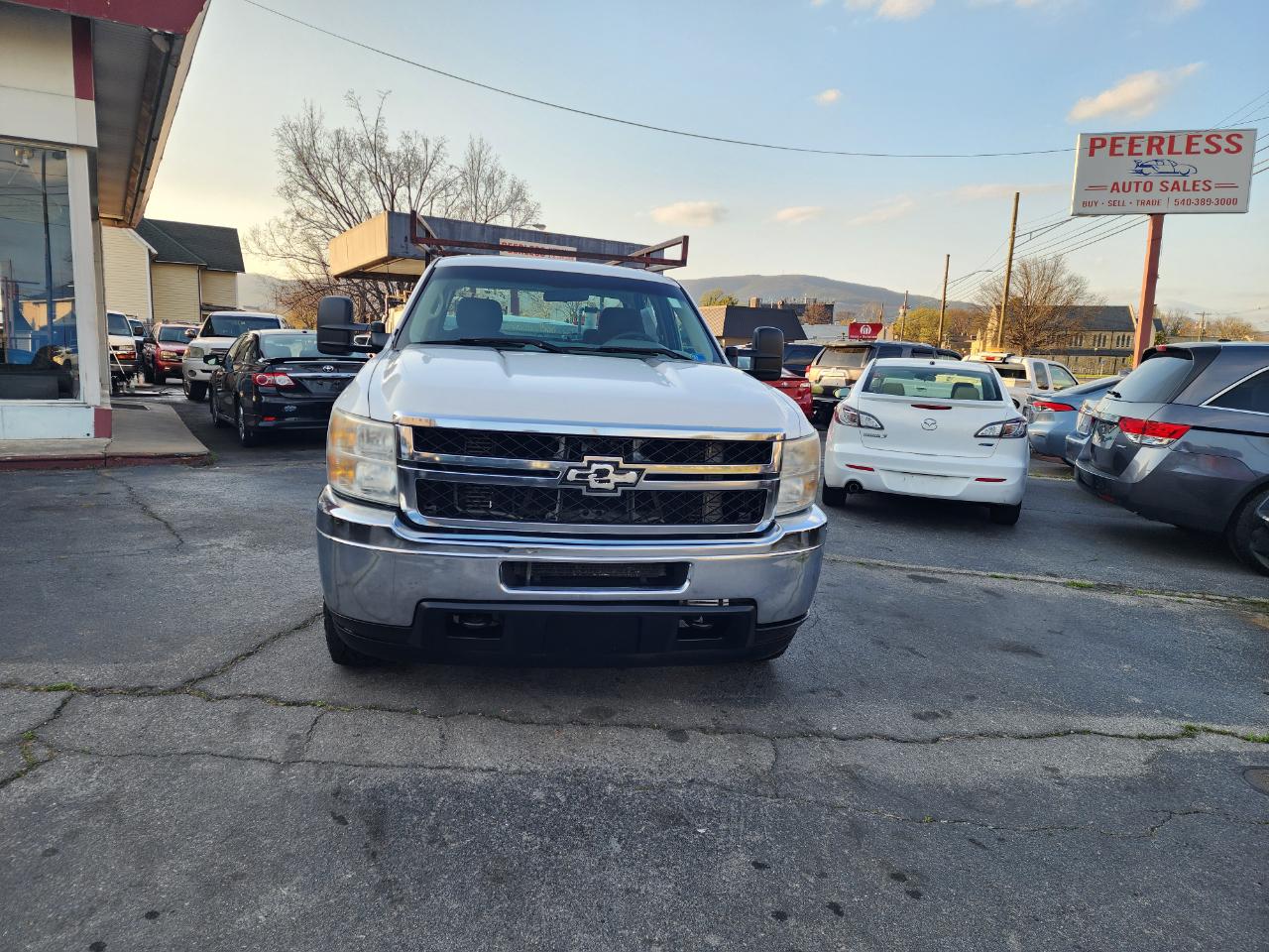 Chevrolet Silverado 2500HD Work Truck Crew Cab 4WD 2011