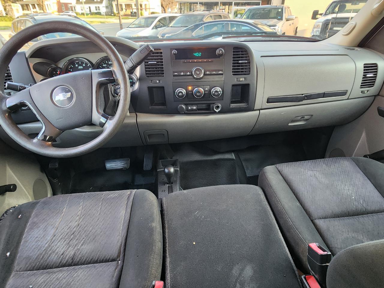 Chevrolet Silverado 2500HD Work Truck Crew Cab 4WD 2011