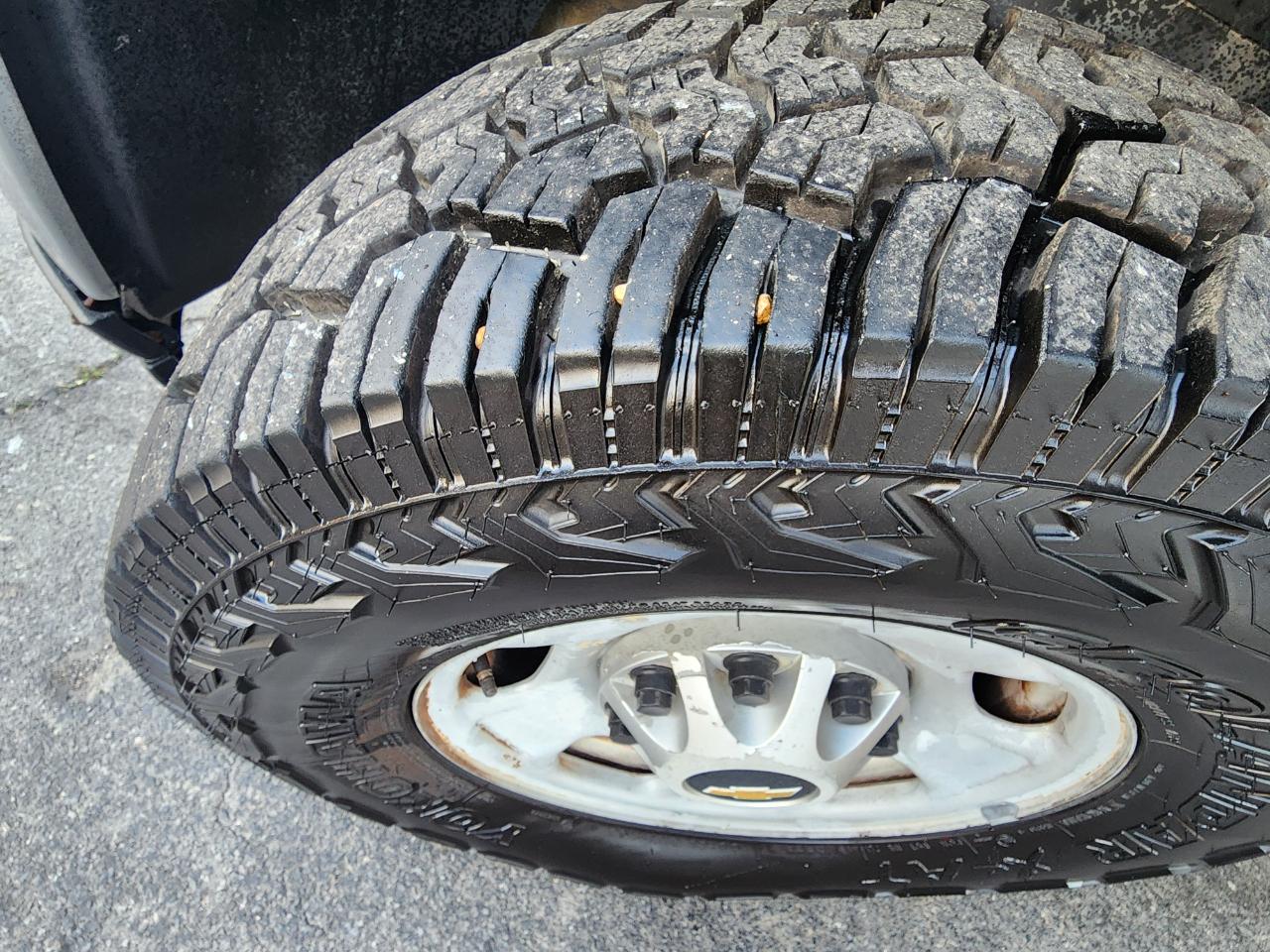 Chevrolet Silverado 2500HD Work Truck Crew Cab 4WD 2011