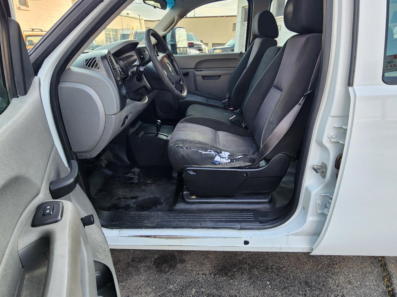 Chevrolet Silverado 2500HD Work Truck Crew Cab 4WD 2011