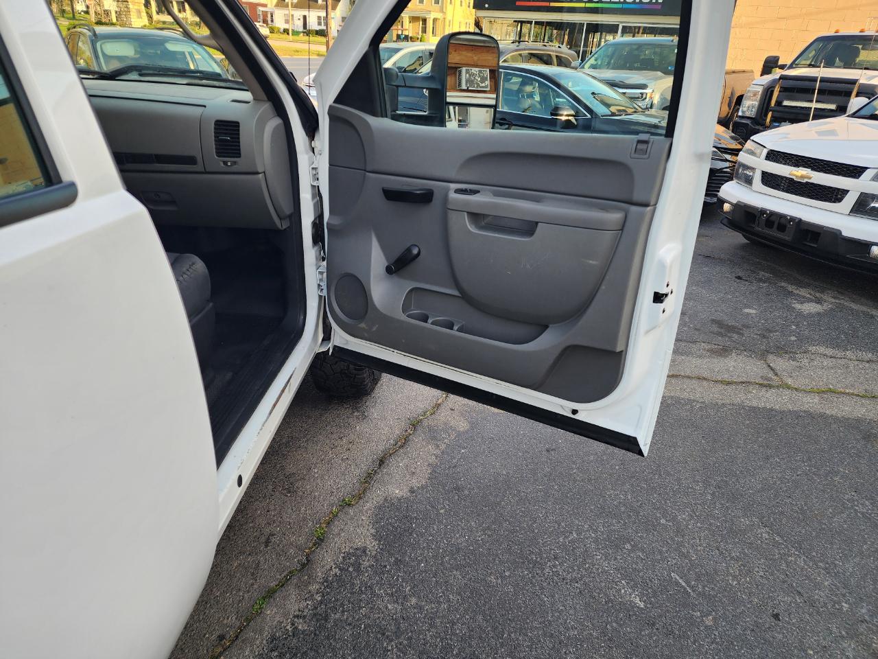 Chevrolet Silverado 2500HD Work Truck Crew Cab 4WD 2011