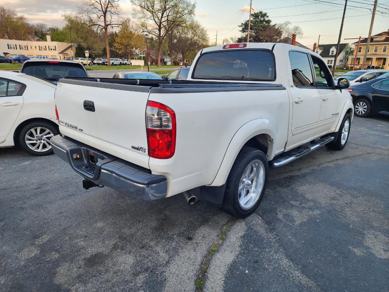 Toyota Tundra SR5 Double Cab 2WD 2005
