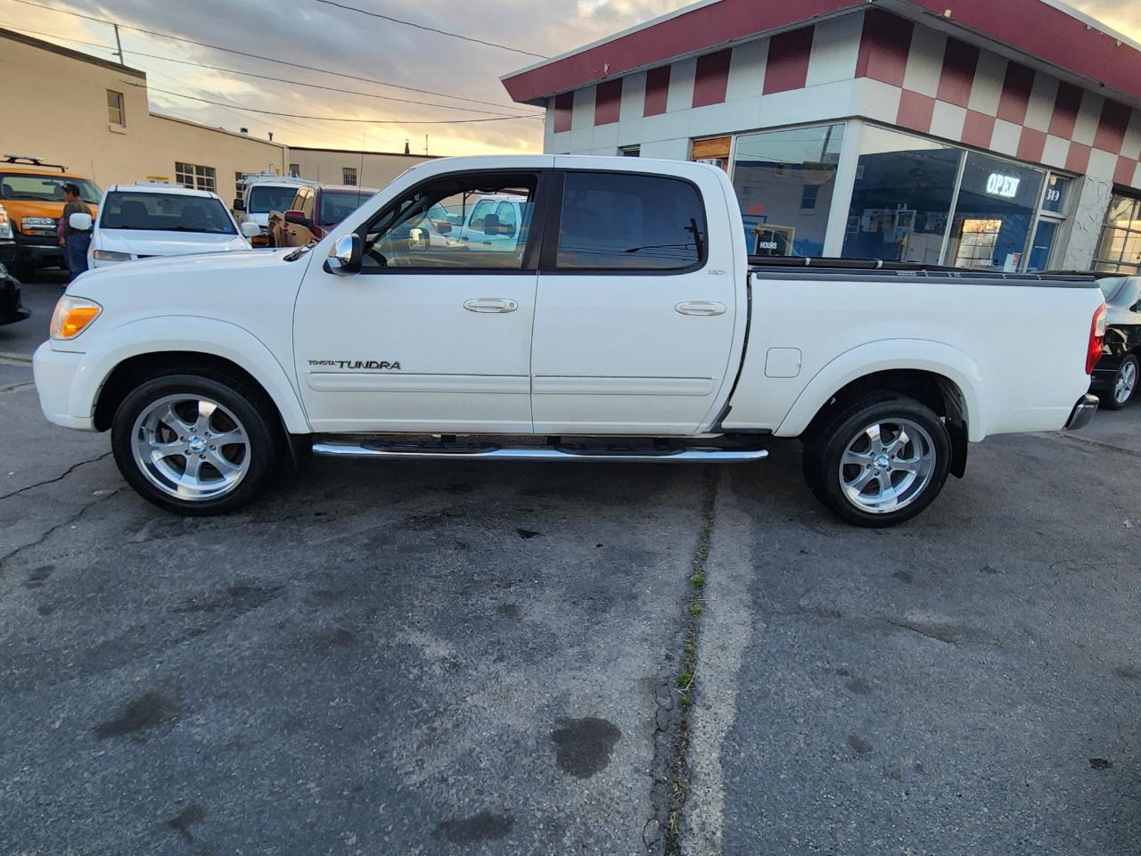 Toyota Tundra SR5 Double Cab 2WD 2005