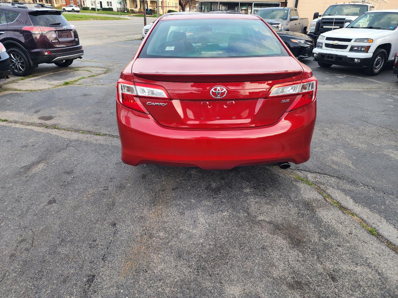Toyota Camry SE 2012