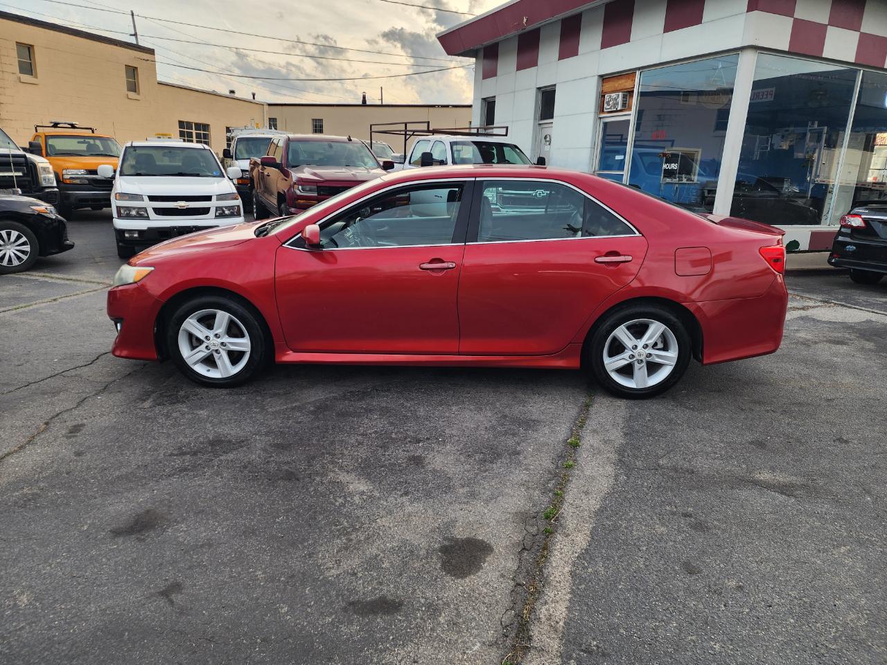 Toyota Camry SE 2012