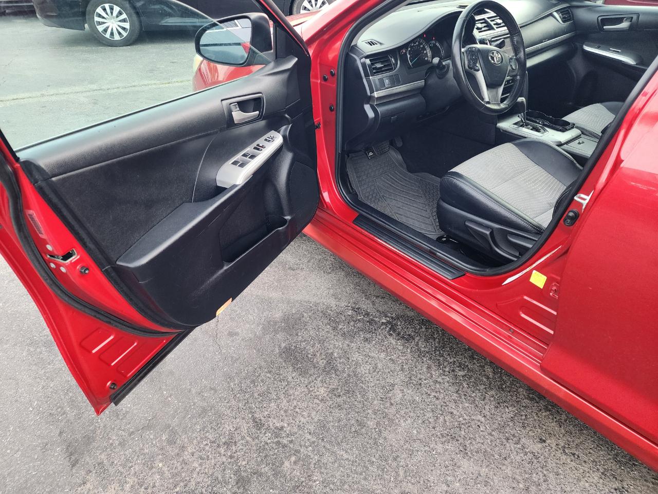 Toyota Camry SE 2012