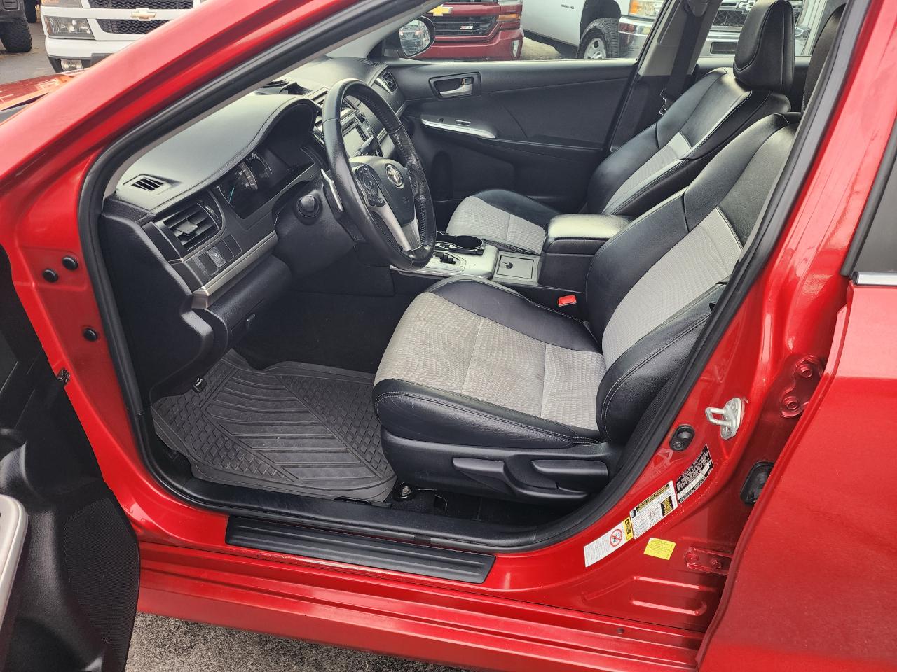 Toyota Camry SE 2012