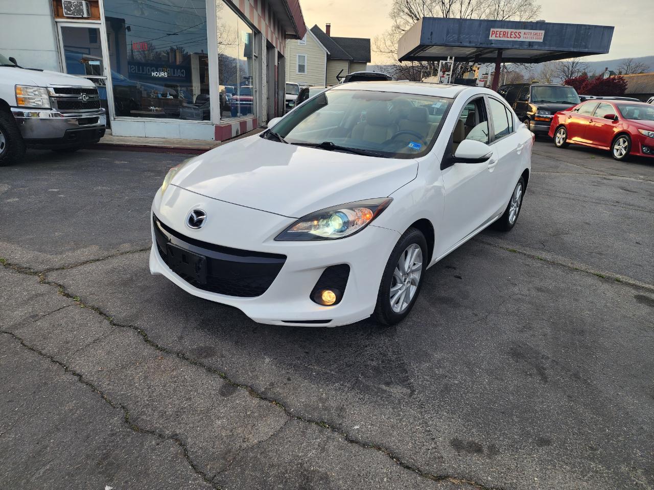 Mazda MAZDA3 I Grand Touring MT 4-Door 2013