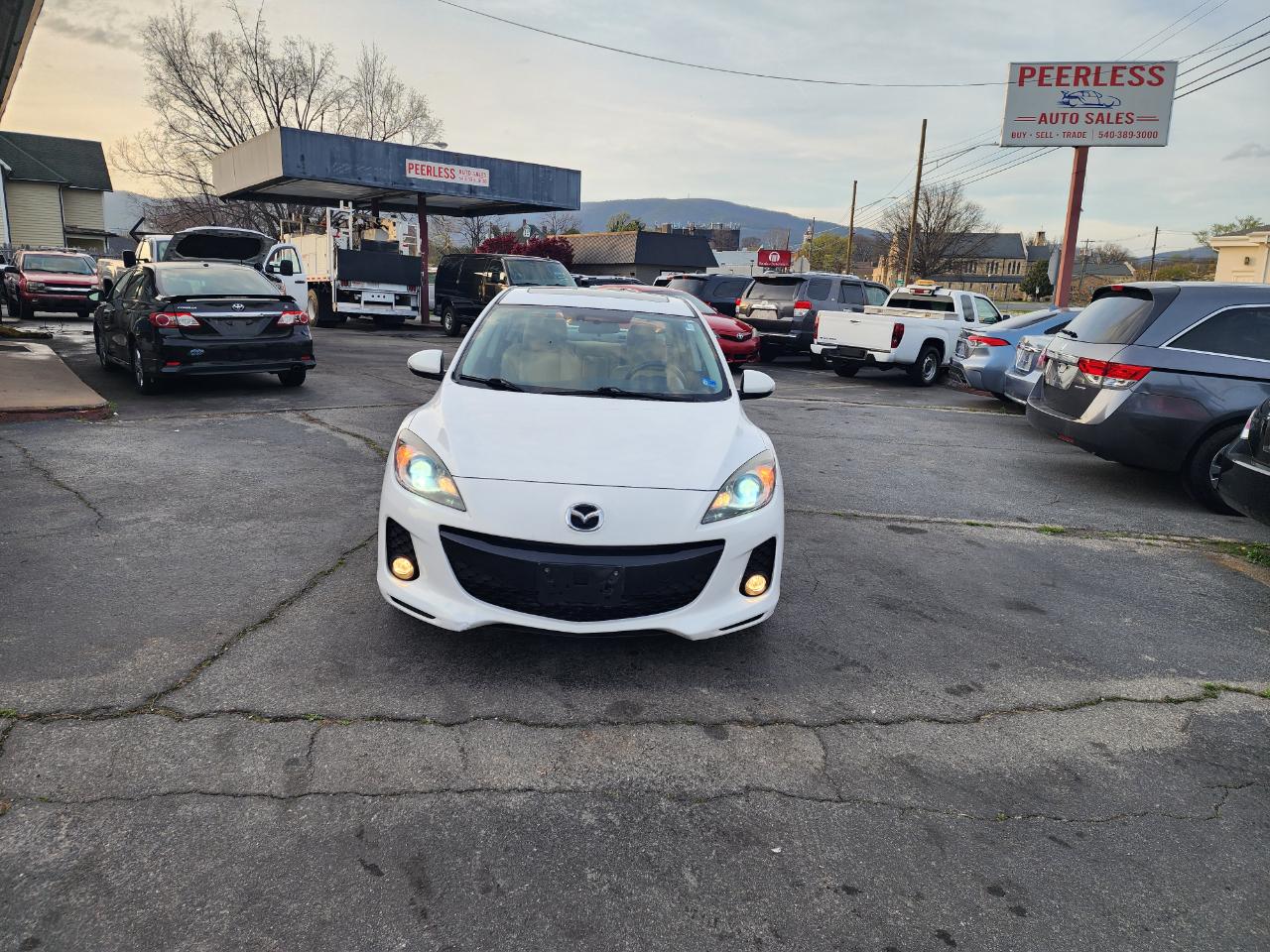 Mazda MAZDA3 I Grand Touring MT 4-Door 2013