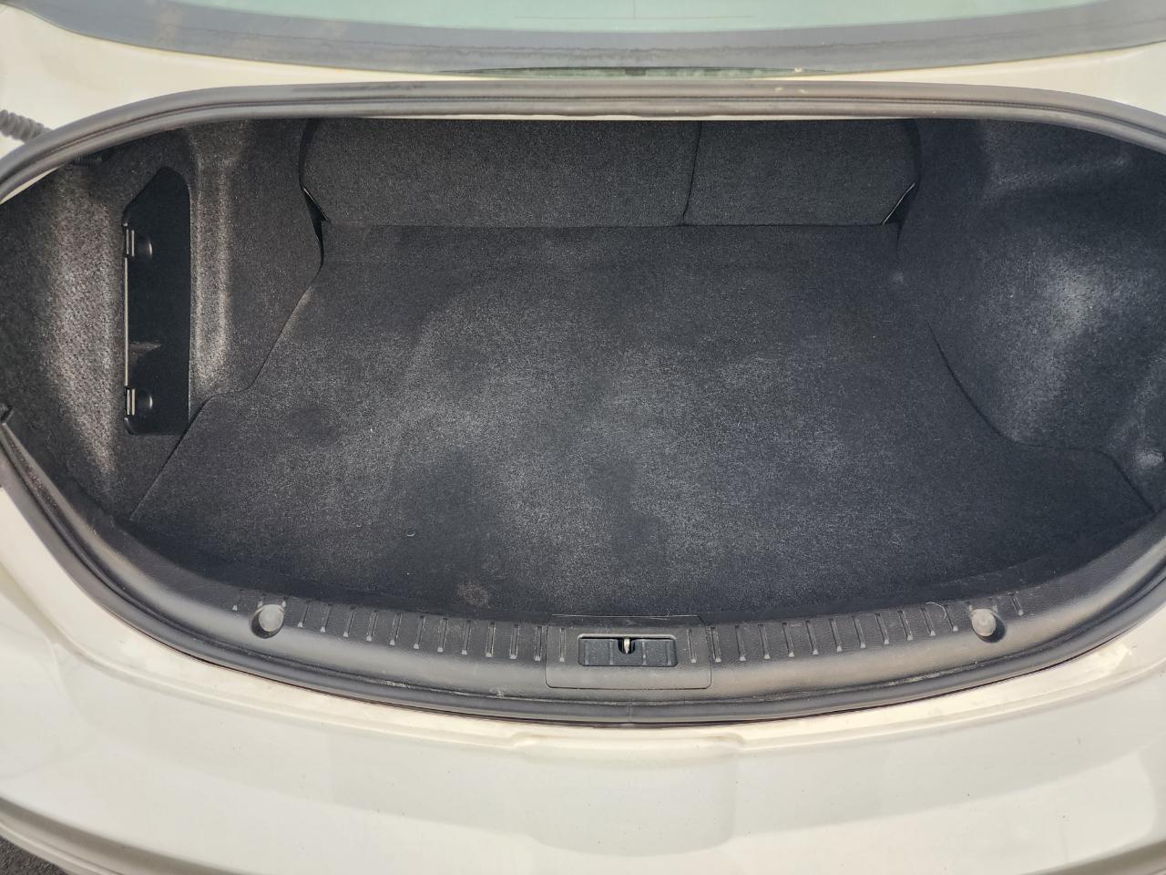 Mazda MAZDA3 I Grand Touring MT 4-Door 2013