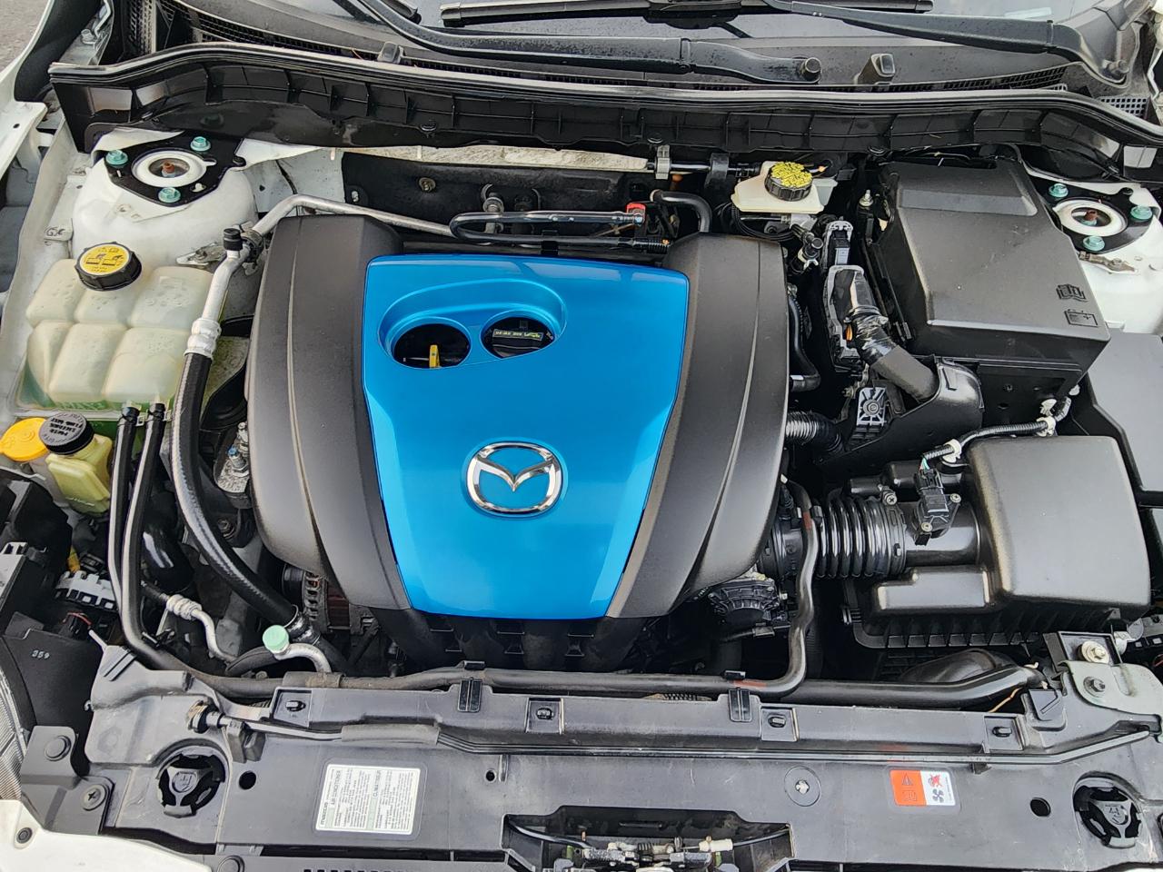 Mazda MAZDA3 I Grand Touring MT 4-Door 2013