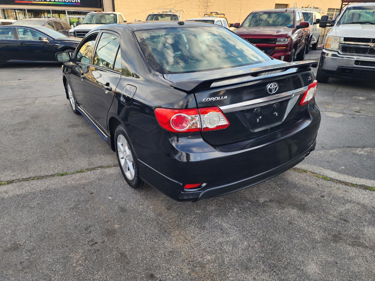 Toyota Corolla S 4-Speed AT 2012