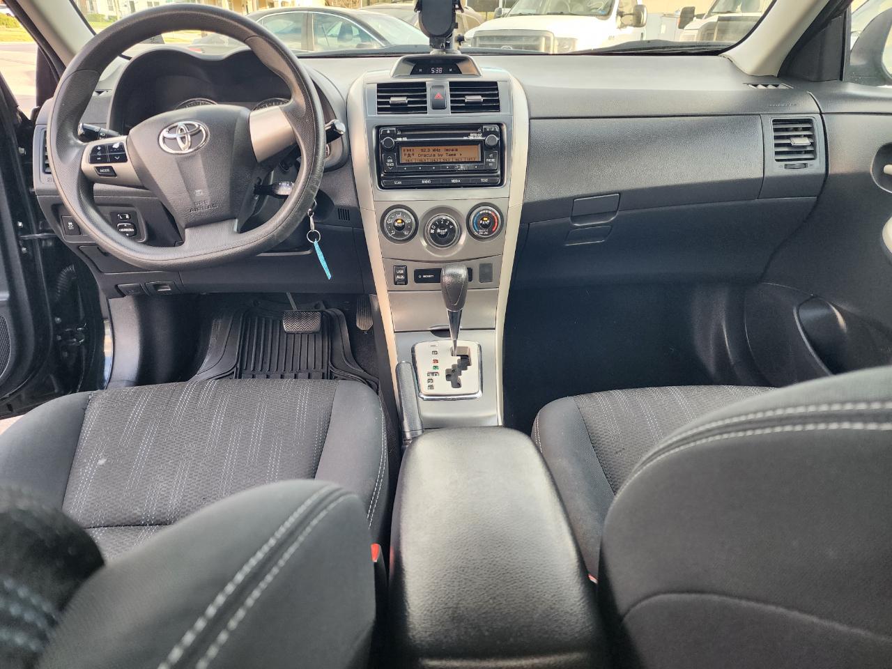 Toyota Corolla S 4-Speed AT 2012