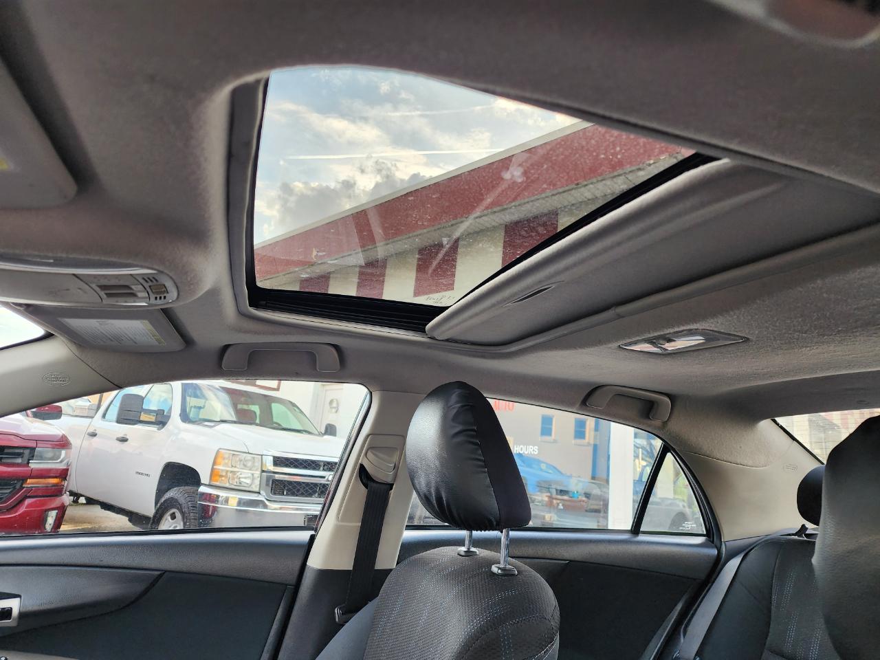 Toyota Corolla S 4-Speed AT 2012