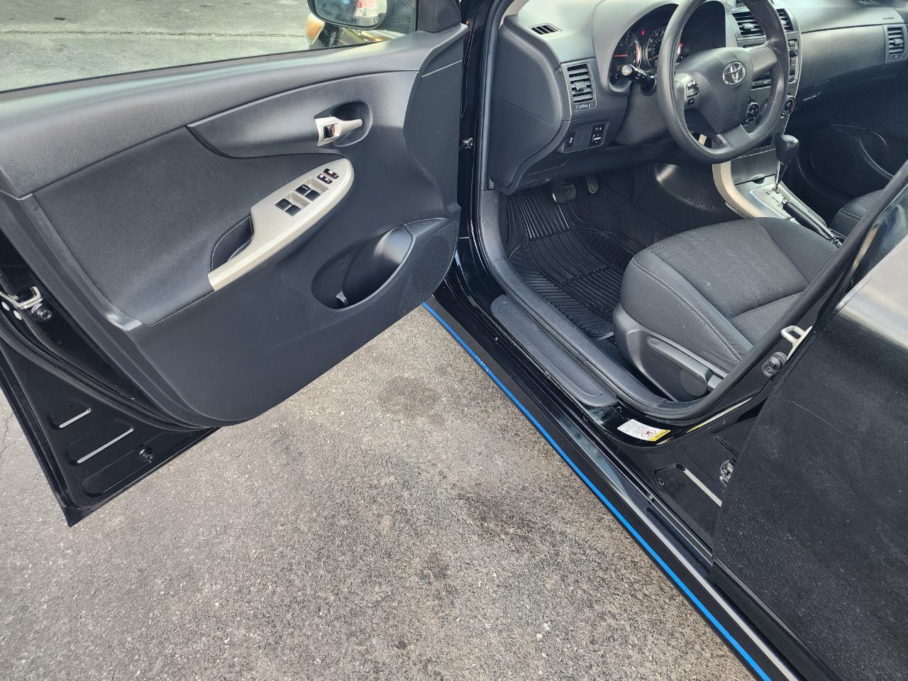 Toyota Corolla S 4-Speed AT 2012