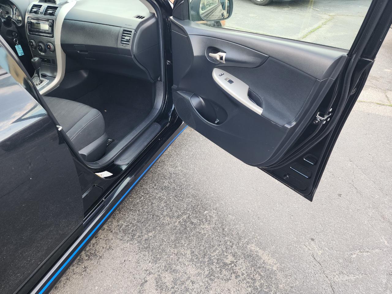 Toyota Corolla S 4-Speed AT 2012