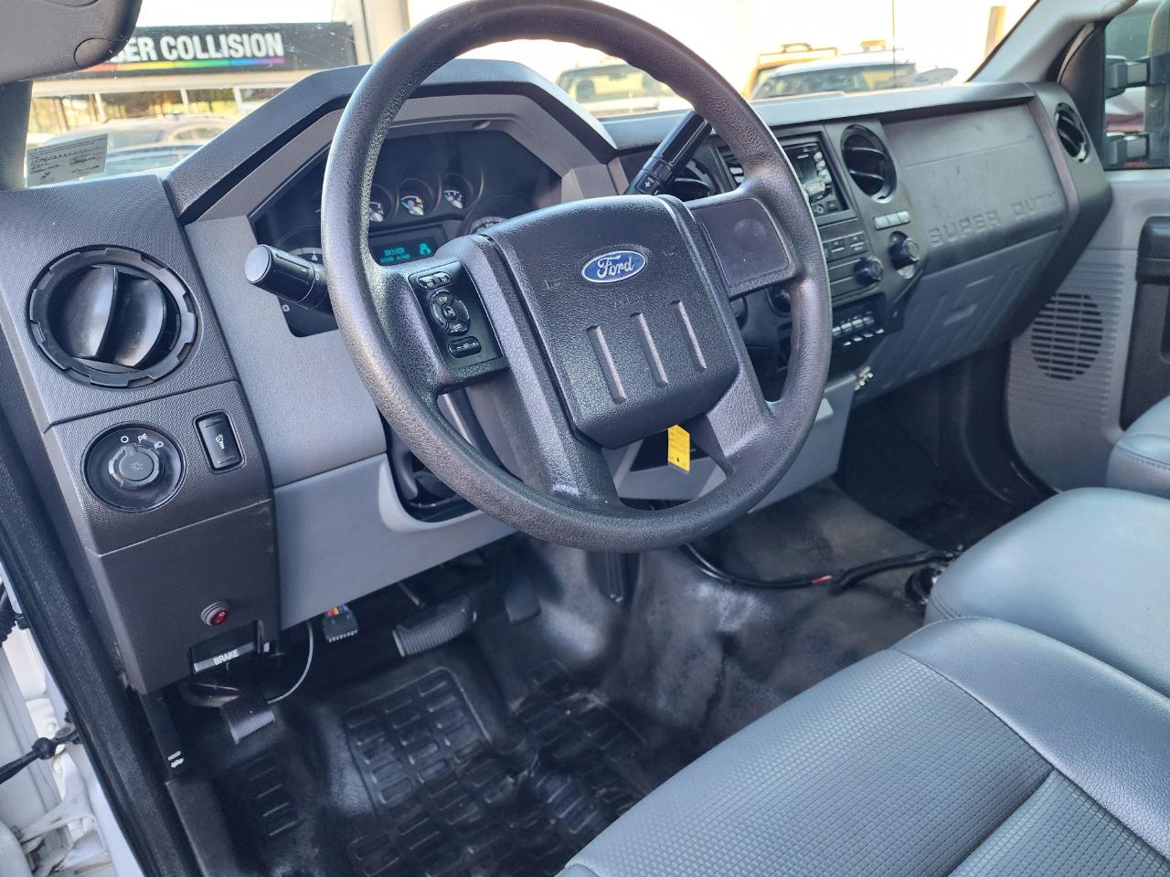 Ford F-350 SD XL 2WD 2011