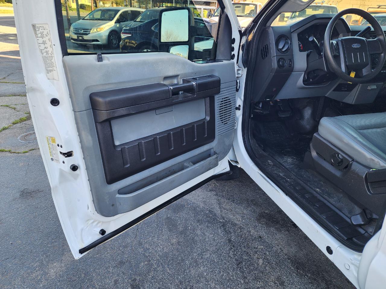 Ford F-350 SD XL 2WD 2011