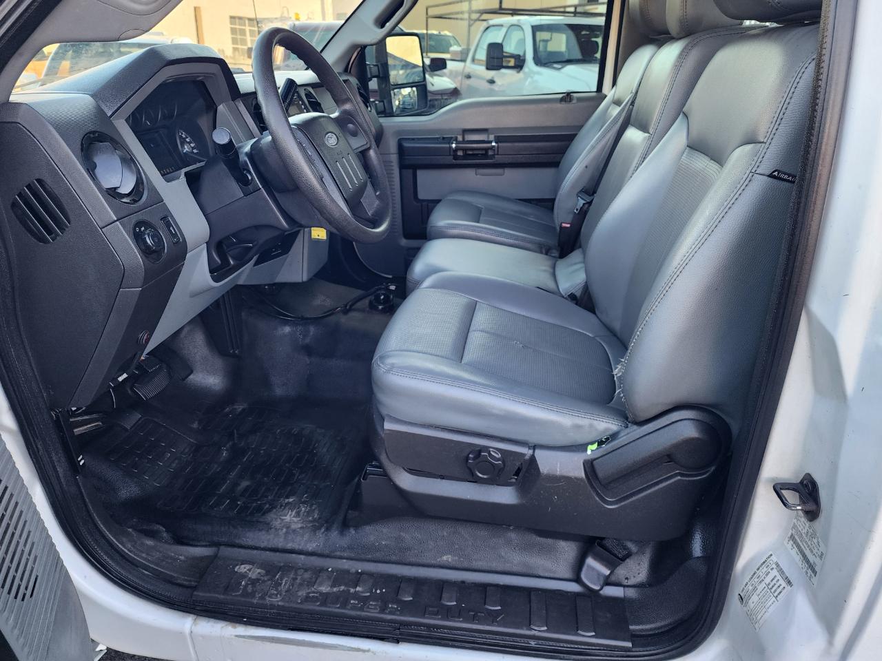 Ford F-350 SD XL 2WD 2011