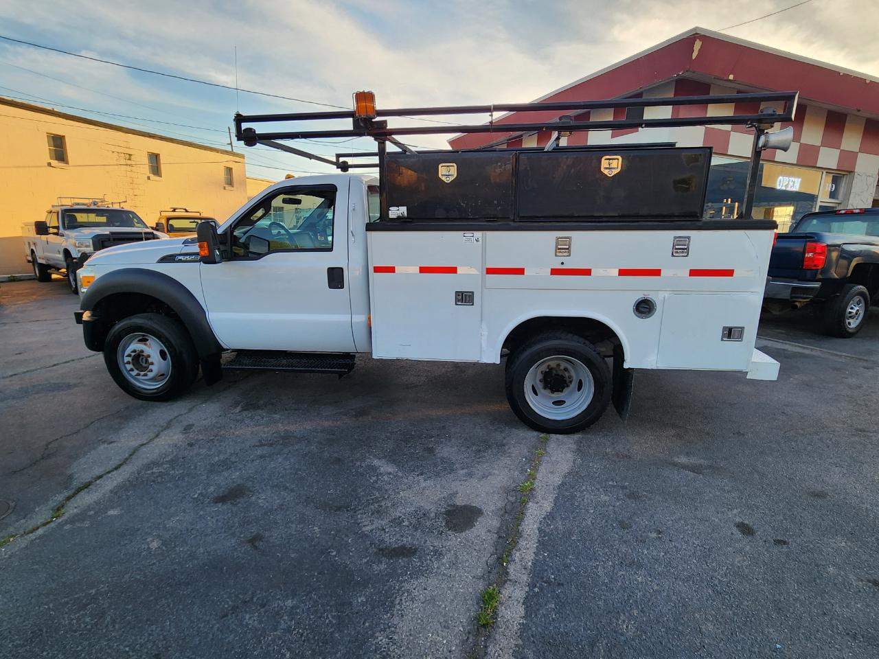Ford F-550 Regular Cab DRW 4WD 2011