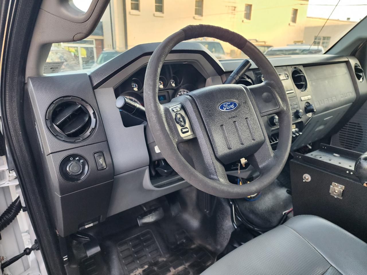 Ford F-550 Regular Cab DRW 4WD 2011