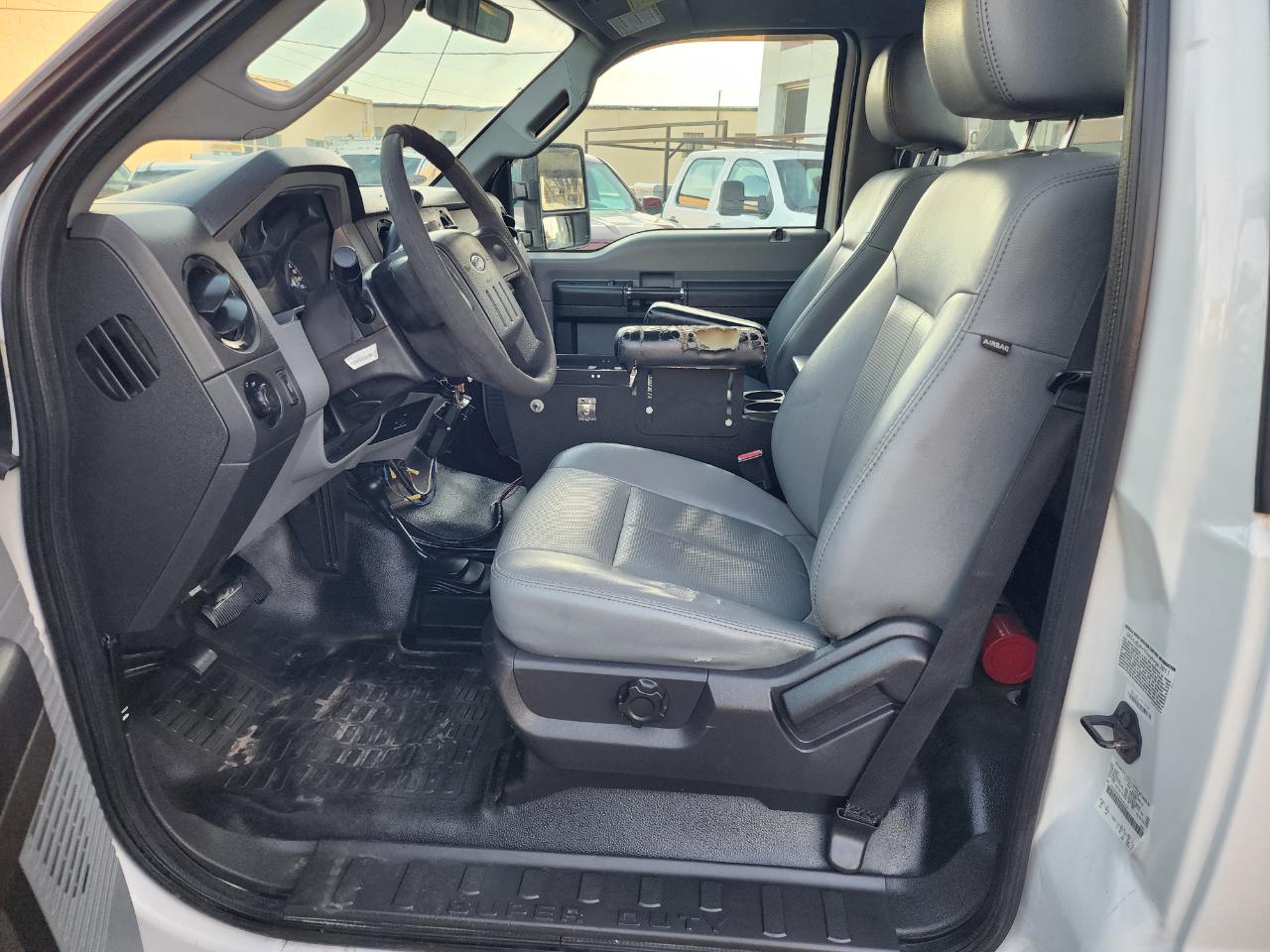 Ford F-550 Regular Cab DRW 4WD 2011