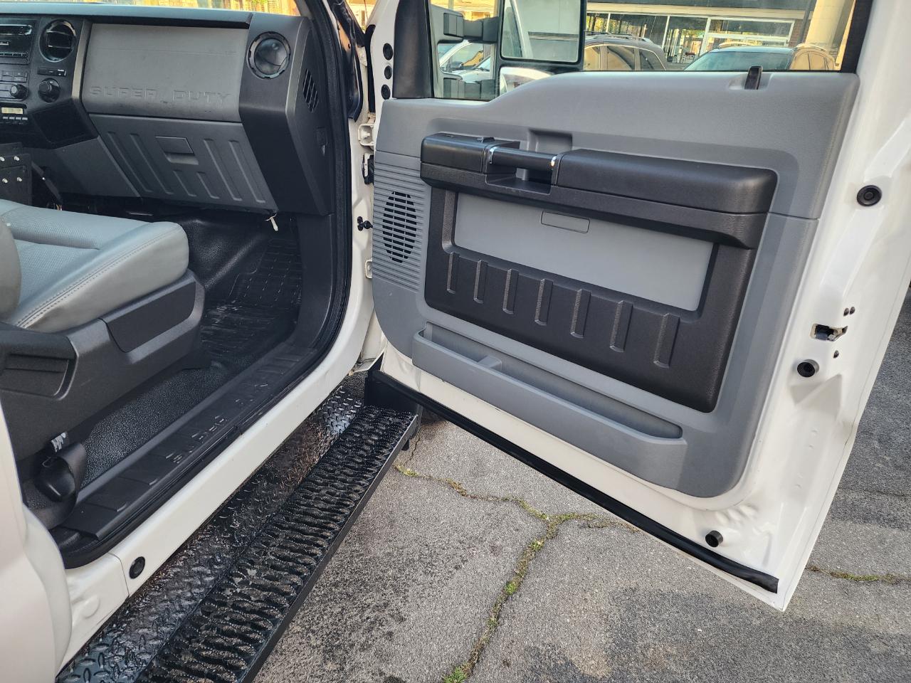 Ford F-550 Regular Cab DRW 4WD 2011