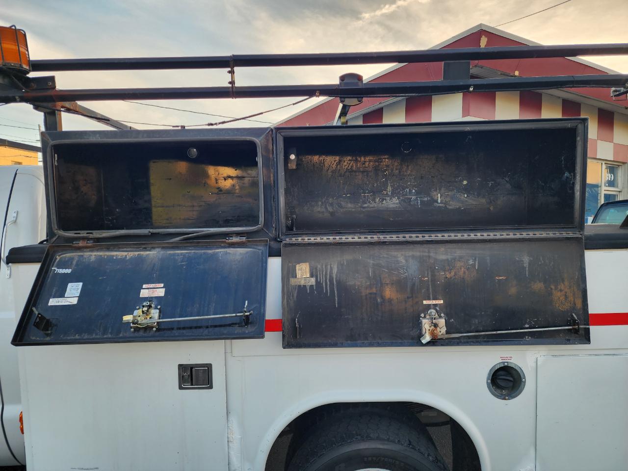 Ford F-550 Regular Cab DRW 4WD 2011