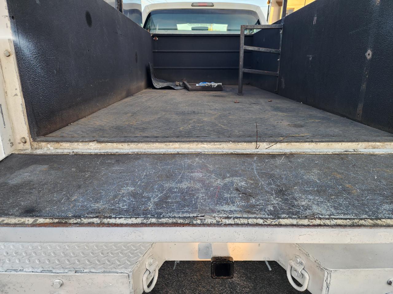 Ford F-550 Regular Cab DRW 4WD 2011