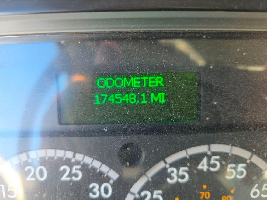 Freightliner M2-106  2016