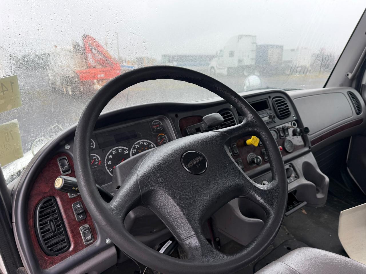 Freightliner M2-106  2016