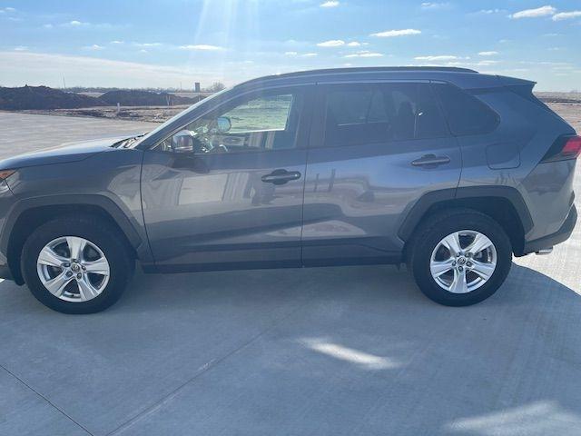 Toyota RAV4 XLE AWD 2021