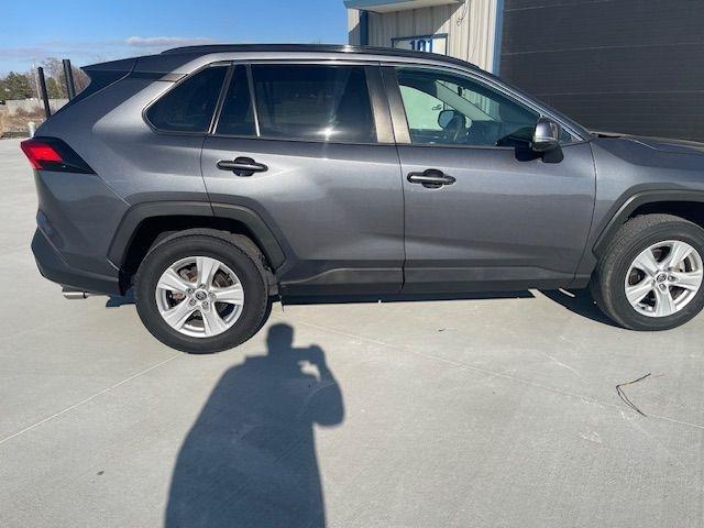 Toyota RAV4 XLE AWD 2021