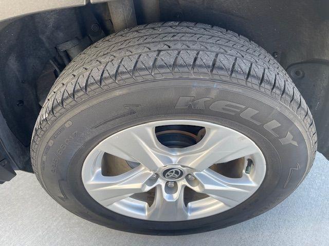 Toyota RAV4 XLE AWD 2021