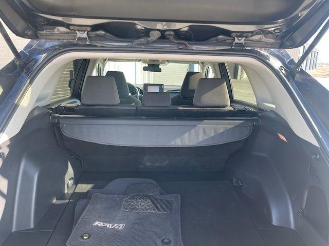 Toyota RAV4 XLE AWD 2021