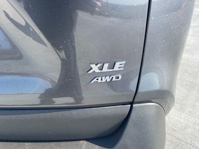 Toyota RAV4 XLE AWD 2021